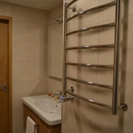 By Overnight Stays * Ταλίν